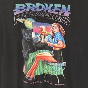 👚💄 zumiez Broken Promises Black T-shirt EUC